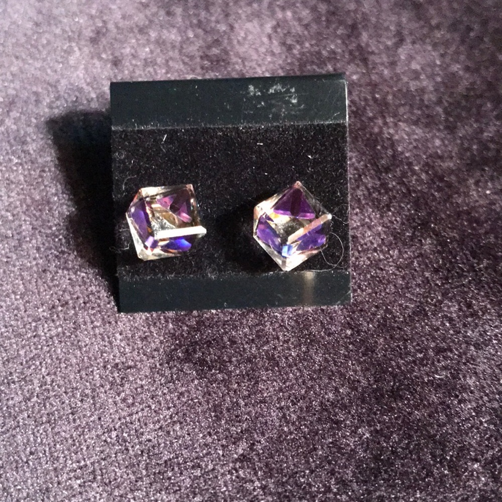 Gorgeous Austrian Crystal Earrings - Picture 3 of 6